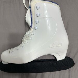 Lake Placid Women's White Athletic Ice Skates